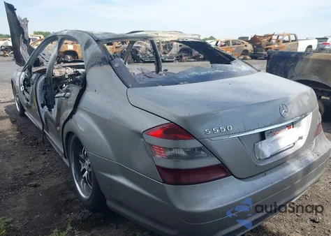 2008 Mercedes-Benz S 550 z USA, uszkodzony, nr VIN WDDNG71X68A212614